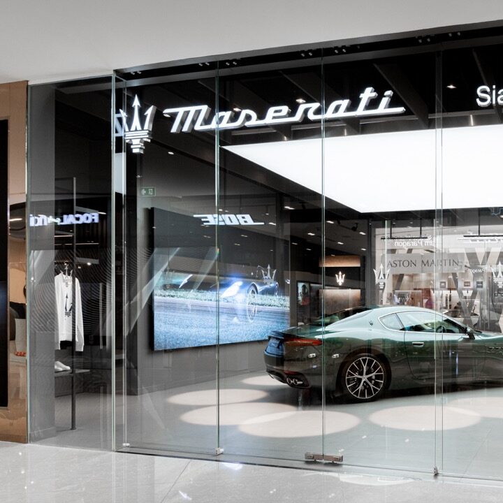 V2D_MASERATI_HIRES-005 Large