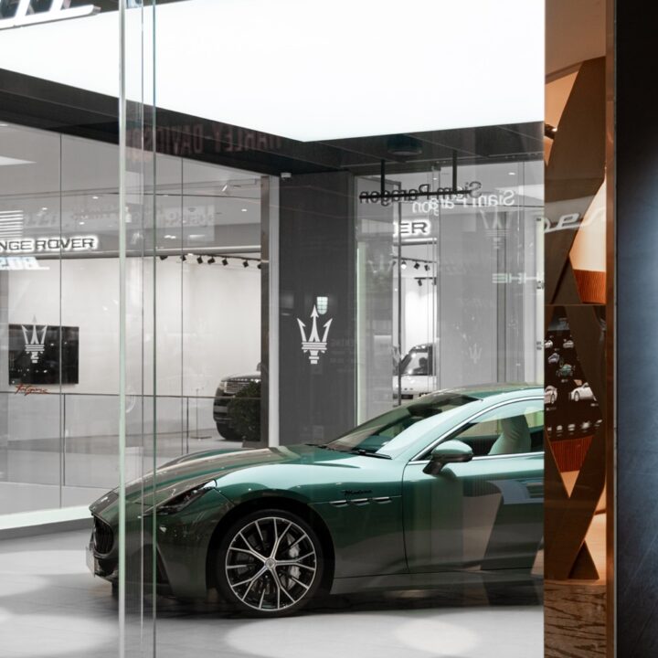 V2D_MASERATI_HIRES-008 Large