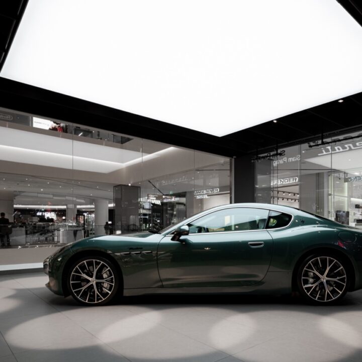 V2D_MASERATI_HIRES-010 Large